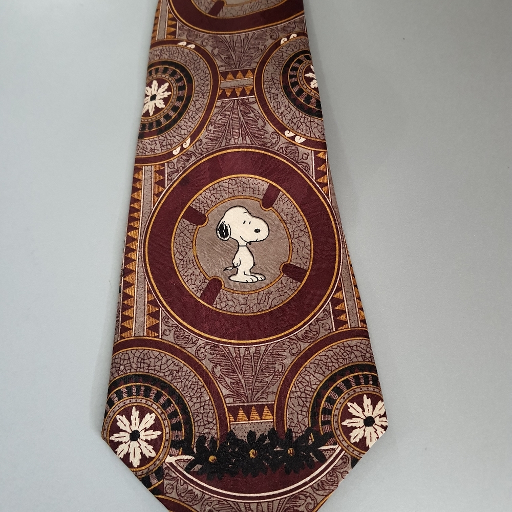 Snoopy peanuts tie